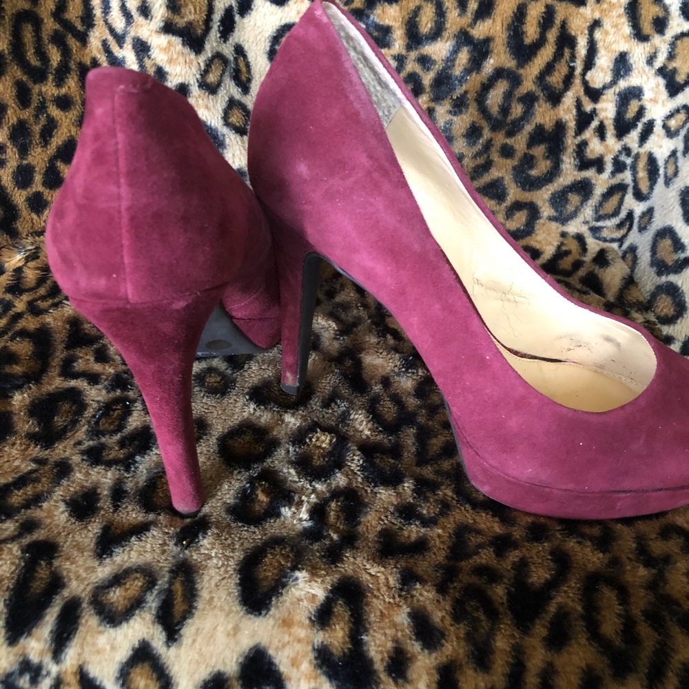 Gianni Bini burgundy suede 3 in heel